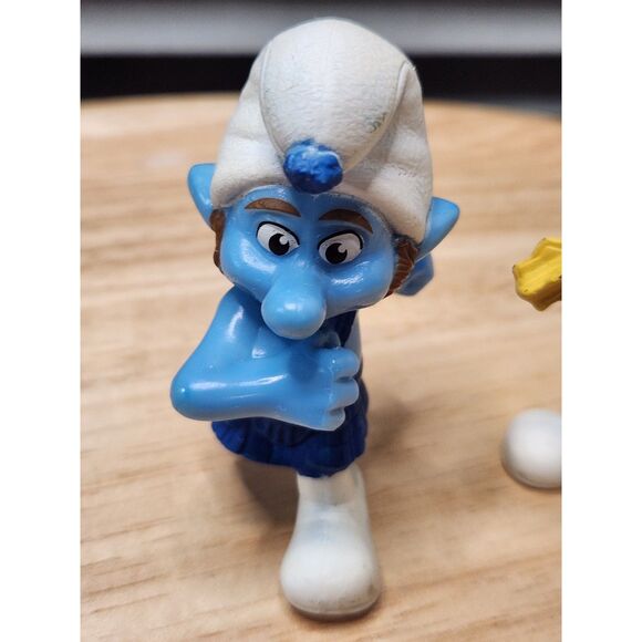 McDonald Smurf Toy Figurines 2011 - Picture 4 of 5